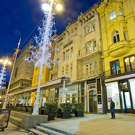 Main Square Appartamento *